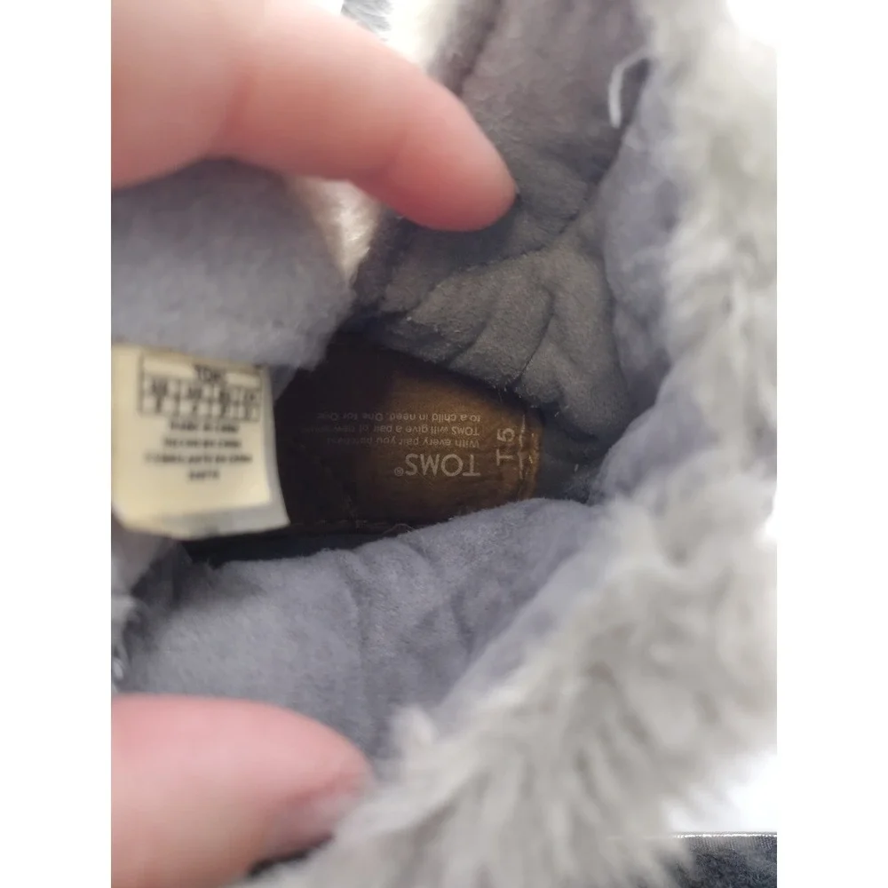 TOMS Kids Nepal Grey Suede Faux Fur Trim Winter Boots Size 5 Toddler